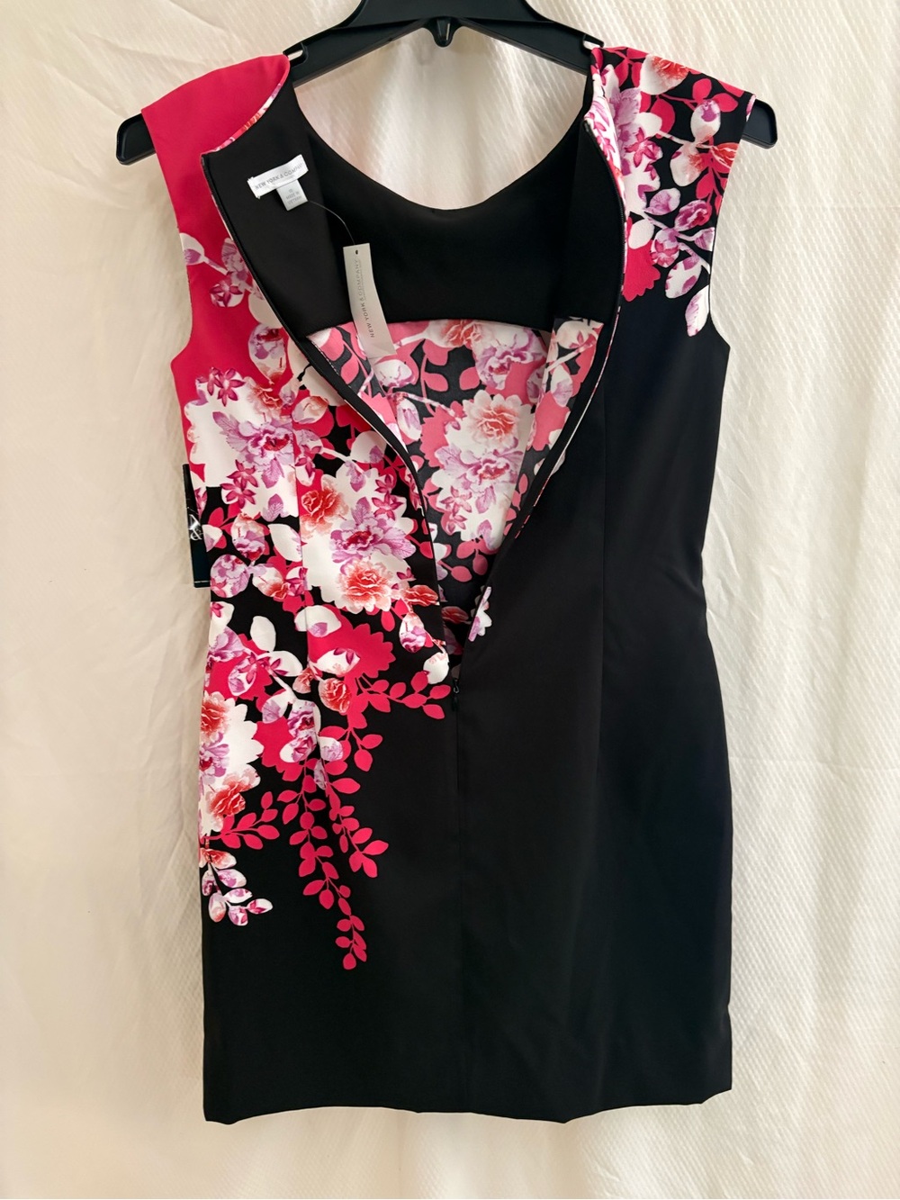 New York & Company Black Dress with Fuchsia Floral Print 10 NWT’s - Picture 9 of 9